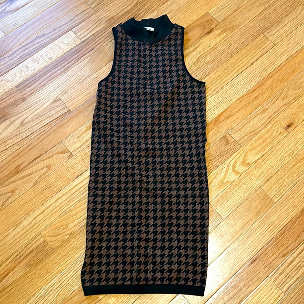 Women sleeveless shirt